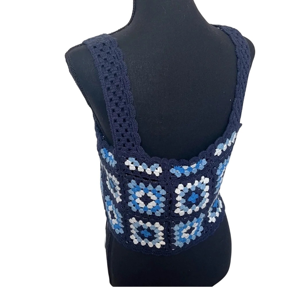Sincerely Jules Womens‎ Blue Crochet Granny Square Crop Tank Top Size Medium NWT - Picture 3 of 6